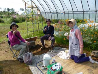大潟村にて野菜収穫体験後の休憩