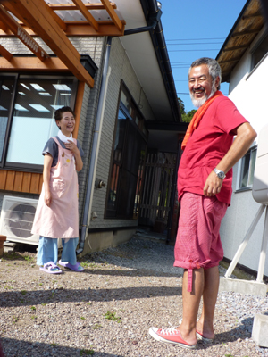 「海辺のおうち　青の砂」の土井さんご夫婦