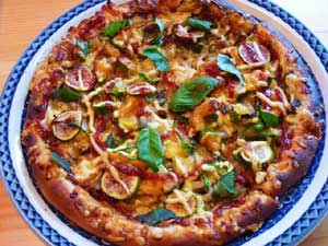農家レストラン「農土香」のピザ