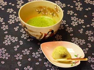 「和み庵」京かのこのお茶セット（撮影時のお菓子は、鶯餅）