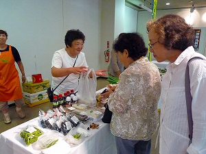 陽気な母さんの店