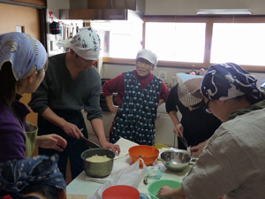 ハタハタ寿司作り