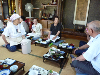 「さなぶり会」の様子