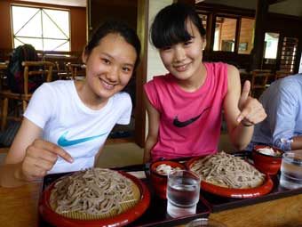 蕎麦打ち体験後の昼食