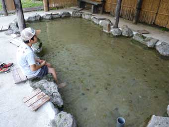 小安峡の足湯場