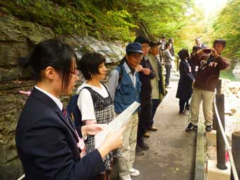 湯沢翔北高校の生徒さんの案内