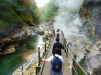 小安峡を散策
