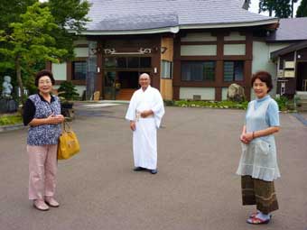 正法院の住職ご夫婦と