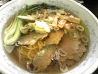 フランス鴨のチャーシュー入り醤油ラーメン