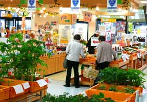 由利農林水産物直売所「フレッシュ黄桜」内部