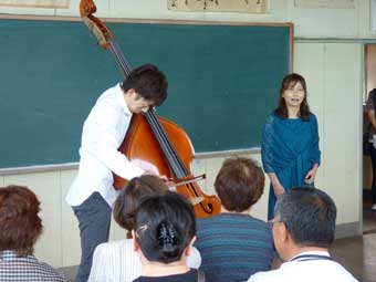 こおひい工房珈音の佐藤夫妻によるハーモニー