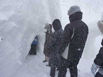 阿仁の樹氷の内部に入る