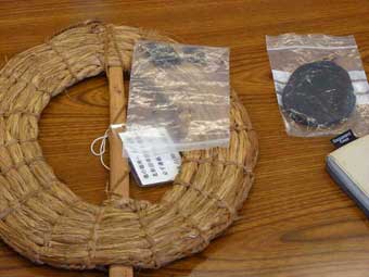 ワラダ（左）と、熊の胆（右）