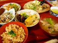 花紀行の後の昼食