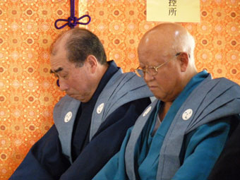 氏子の代表は裃を着用する伝統